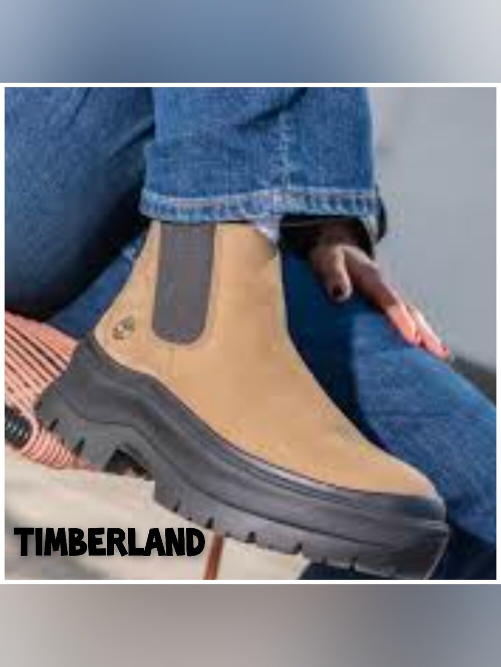 Timberland Tan and Black Chelsea Lug Sole Ankle Boots Size 7.5